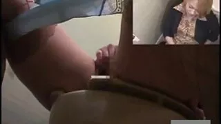 উইটি স্বর্ণকেশী কিশো ...