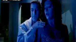 পাতলা উদাসী মেয়েটিক ...