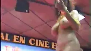 টকটকে অপেশাদার ভদ্রম ...